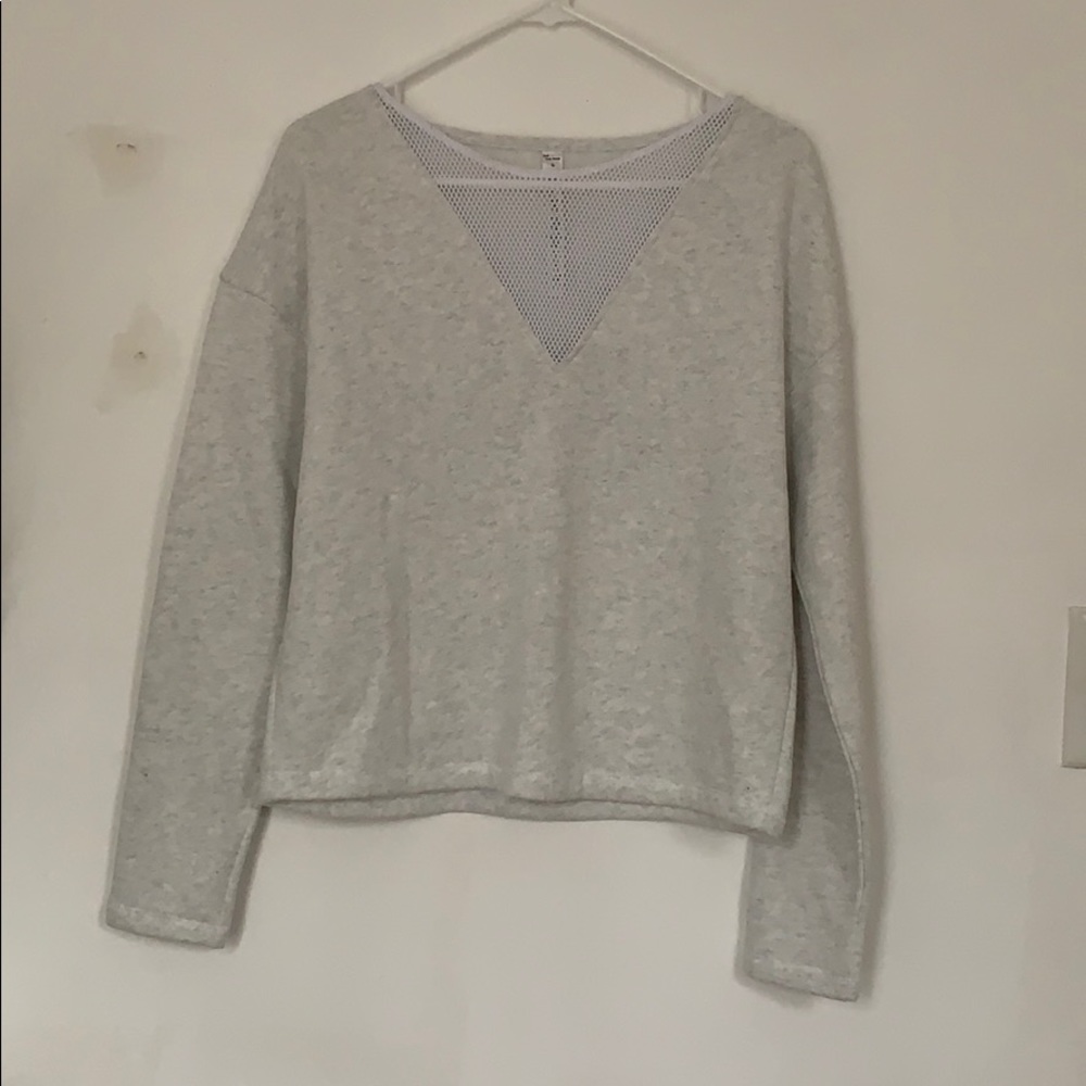 Like new Alo long sleeve sweatshirt w/ mesh